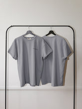 Afbeelding in Gallery-weergave laden, LODxLOIS T-shirt - Kwetsbaarkracht / grey