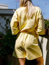 Afbeelding in Gallery-weergave laden, LENNY T-SHIRT - Soft yellow