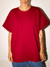 Afbeelding in Gallery-weergave laden, LOVA T-SHIRT - Wine red