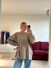 Afbeelding in Gallery-weergave laden, RUBY LONGSLEEVE - Beige