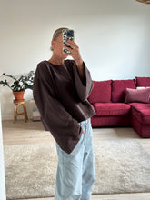 Afbeelding in Gallery-weergave laden, JAZZ SWEATER - Chocolate Brown