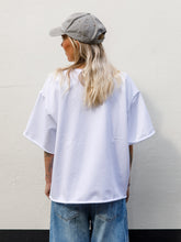 Afbeelding in Gallery-weergave laden, COCO T-SHIRT - White