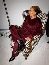 Afbeelding in Gallery-weergave laden, ROWAN SWEATER - Burgundy