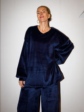 Afbeelding in Gallery-weergave laden, ROWAN SWEATER - Dark blue