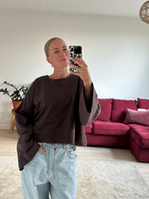 Afbeelding in Gallery-weergave laden, JAZZ SWEATER - Chocolate Brown