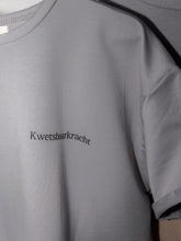 Afbeelding in Gallery-weergave laden, LODxLOIS T-shirt - Kwetsbaarkracht / grey
