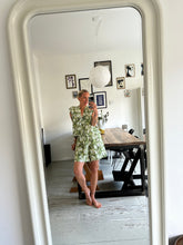 Afbeelding in Gallery-weergave laden, SUE WAISTCOAT - Green tie-dye