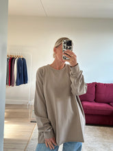 Afbeelding in Gallery-weergave laden, RUBY LONGSLEEVE - Beige