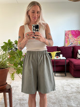 Afbeelding in Gallery-weergave laden, LOU SHORTS - Khaki