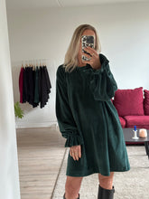 Afbeelding in Gallery-weergave laden, MAE SWEATDRESS - Bottle