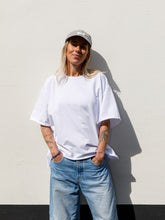 Afbeelding in Gallery-weergave laden, COCO T-SHIRT - White