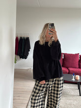 Afbeelding in Gallery-weergave laden, MARLEY SWEATER - Black