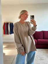 Afbeelding in Gallery-weergave laden, RUBY LONGSLEEVE - Beige