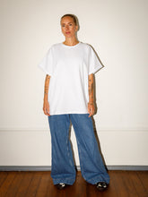 Afbeelding in Gallery-weergave laden, LOVA T-SHIRT - White