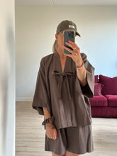 Afbeelding in Gallery-weergave laden, BOWIE ROBE - Dusty brown