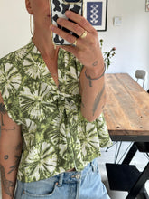 Afbeelding in Gallery-weergave laden, SUE WAISTCOAT - Green tie-dye