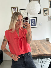 Afbeelding in Gallery-weergave laden, SUE WAISTCOAT - Coral