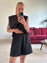 Afbeelding in Gallery-weergave laden, NOVÈL SHORTS - Black