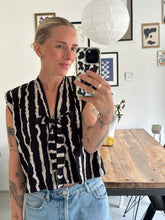 Afbeelding in Gallery-weergave laden, SUE WAISTCOAT - Big stripes