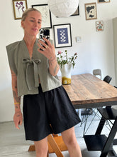 Afbeelding in Gallery-weergave laden, NOVÈL SHORTS - Black