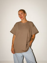 Afbeelding in Gallery-weergave laden, LOVA T-SHIRT - Taupe