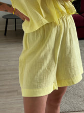 Afbeelding in Gallery-weergave laden, SET: SUE WAISTCOAT & NOVÈL SHORT - Yellow moussline