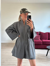 Afbeelding in Gallery-weergave laden, JUNE ROBE - Grey