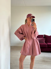 Afbeelding in Gallery-weergave laden, JUNE ROBE - Old pink