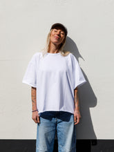Afbeelding in Gallery-weergave laden, COCO T-SHIRT - White
