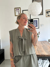 Afbeelding in Gallery-weergave laden, SUE WAISTCOAT - Khaki