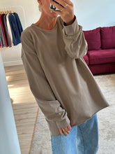 Afbeelding in Gallery-weergave laden, RUBY LONGSLEEVE - Beige