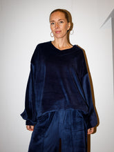 Afbeelding in Gallery-weergave laden, ROWAN SWEATER - Dark blue