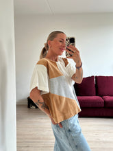 Afbeelding in Gallery-weergave laden, ABBY T-SHIRT - Unique piece 11