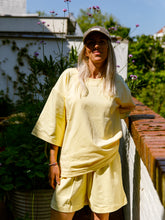 Afbeelding in Gallery-weergave laden, LENNY T-SHIRT - Soft yellow