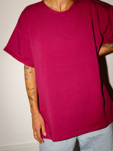 Afbeelding in Gallery-weergave laden, LOVA T-SHIRT - Raspberry