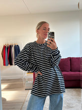 Afbeelding in Gallery-weergave laden, RUBY LONGSLEEVE - Navy stripes