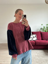 Afbeelding in Gallery-weergave laden, MARLEY SWEATER - Old pink/navy velvet