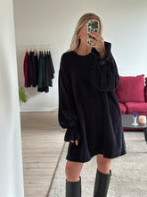 Afbeelding in Gallery-weergave laden, MAE SWEATDRESS - Black