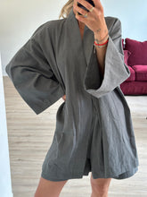 Afbeelding in Gallery-weergave laden, JUNE ROBE - Grey