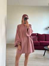 Afbeelding in Gallery-weergave laden, JUNE ROBE - Old pink