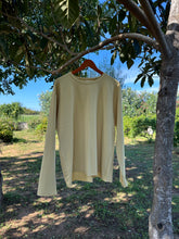 Afbeelding in Gallery-weergave laden, HOLLY LONGSLEEVE - Dusty yellow