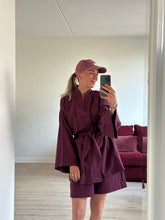 Afbeelding in Gallery-weergave laden, JUNE ROBE - Aubergine