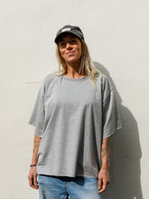 Afbeelding in Gallery-weergave laden, COCO T-SHIRT - Grey