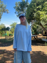 Afbeelding in Gallery-weergave laden, HOLLY LONGSLEEVE - Light blue