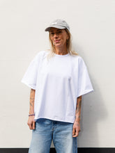Afbeelding in Gallery-weergave laden, COCO T-SHIRT - White