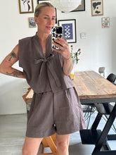 Afbeelding in Gallery-weergave laden, NOVÈL SHORTS - Dusty brown