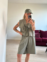 Afbeelding in Gallery-weergave laden, LOU SHORTS - Olive