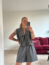 Afbeelding in Gallery-weergave laden, SUE WAISTCOAT - Grey