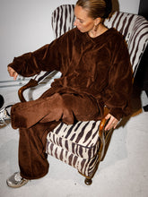 Afbeelding in Gallery-weergave laden, ROWAN SWEATER - Chocolate