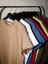 Afbeelding in Gallery-weergave laden, LOVA T-SHIRT - Taupe